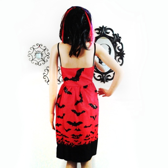 Spaghetti Strap Sweetheart Bat Dress - Picture 3 of 6